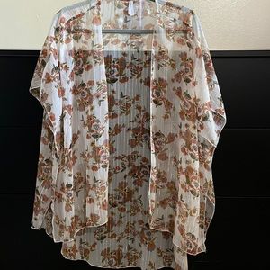 Kimono Cardigan.  Floral.  Size M